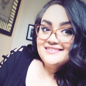 Meet your Posher, Alexandra